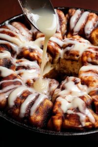Cinnamon Roll Monkey Bread