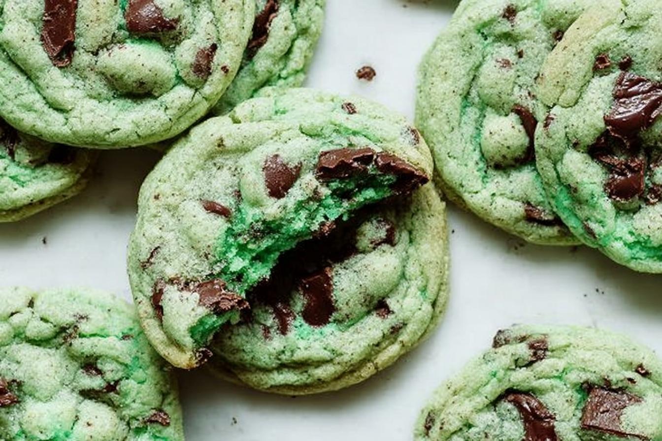 Mint Chocolate Chip Cookies