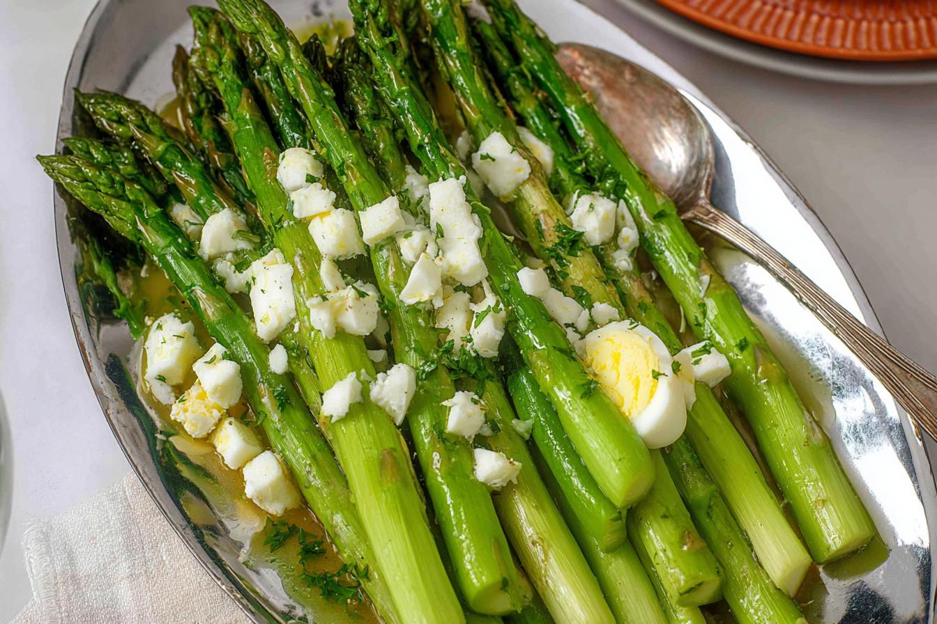 Steamed Asparagus with Eggs